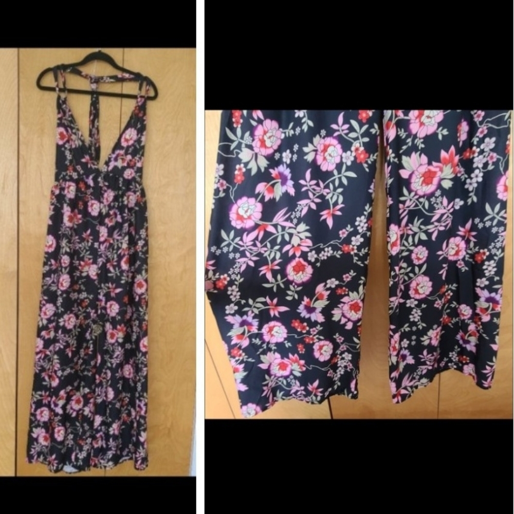 Floral v-neck jumpsuit romper size large